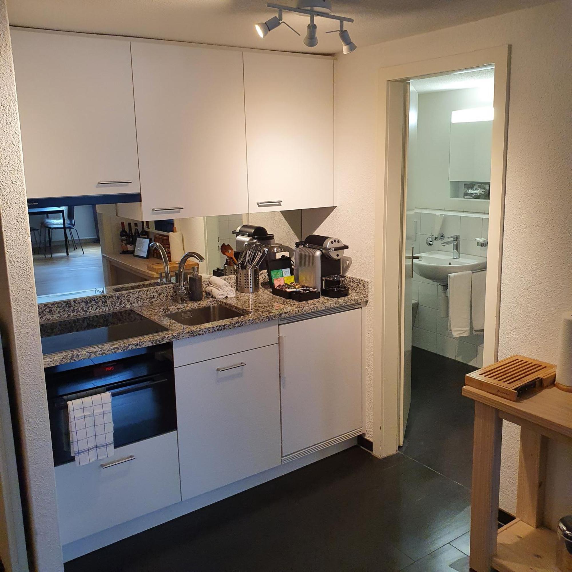 Stylish Apartment In The Heart Of Zug By Airhome Quarto foto